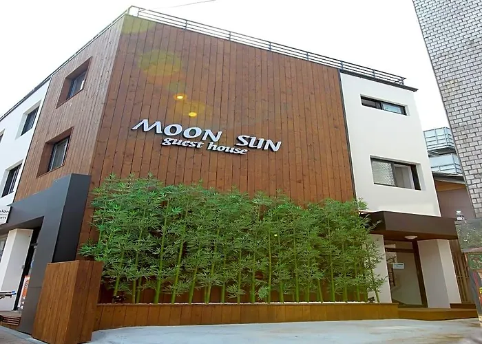 Moon Sun Гостевой дом 2*